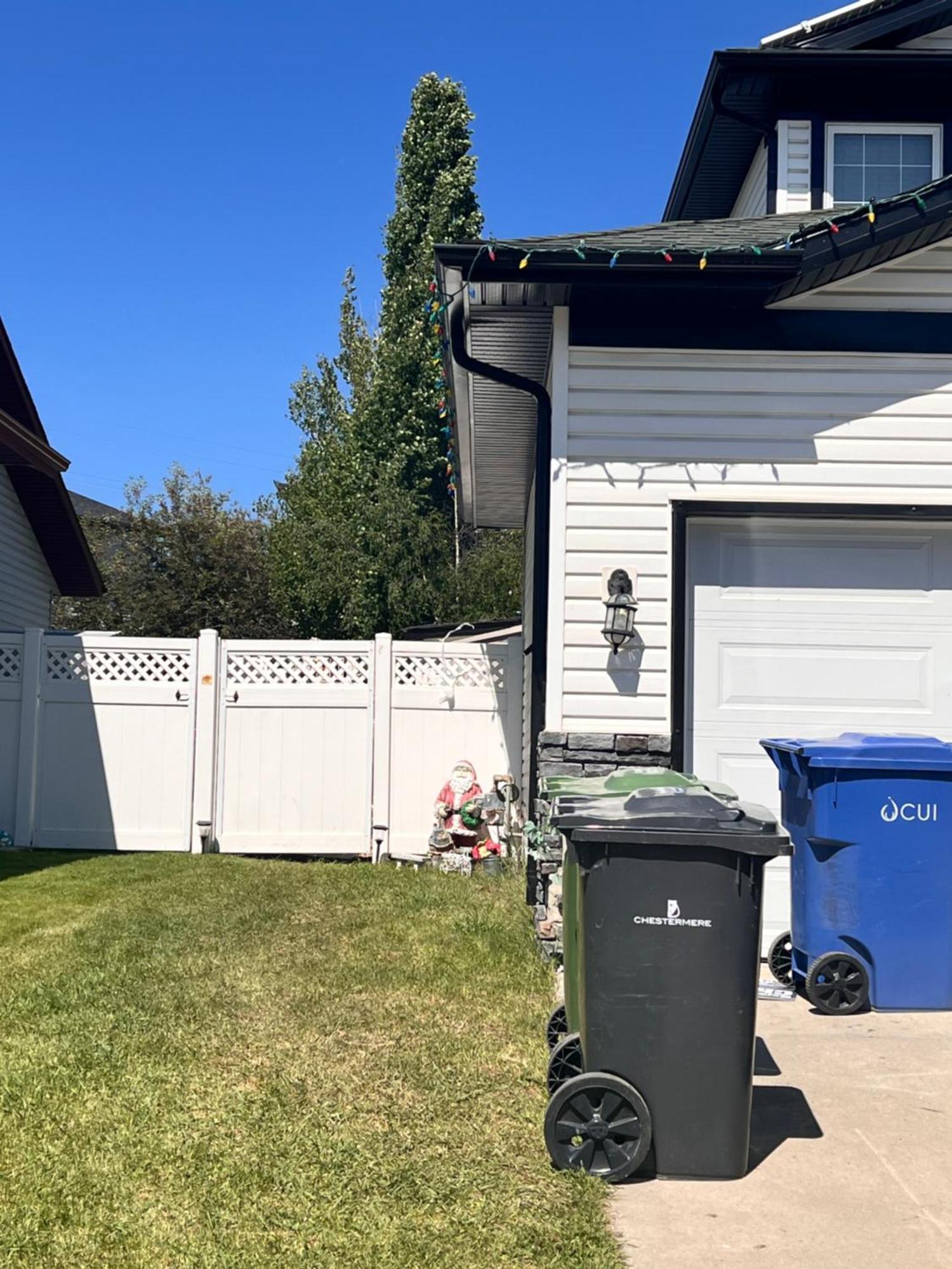 A Classic Homely Basement Suite! Chestermere Exterior foto